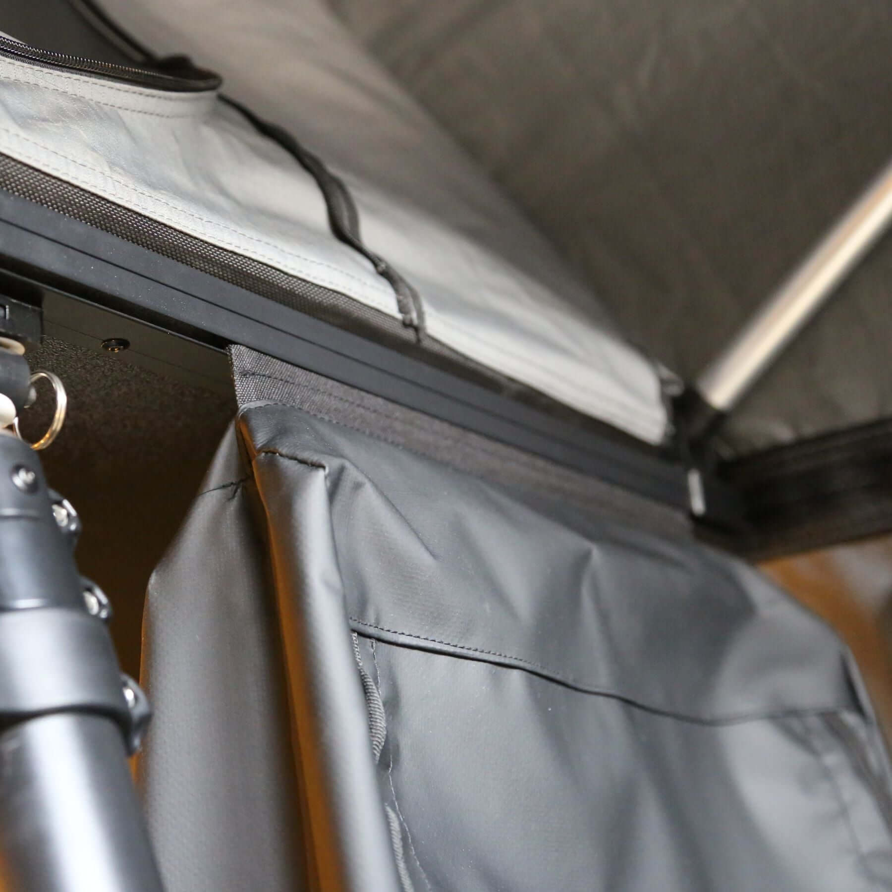 Shoe bag for roof tent 
